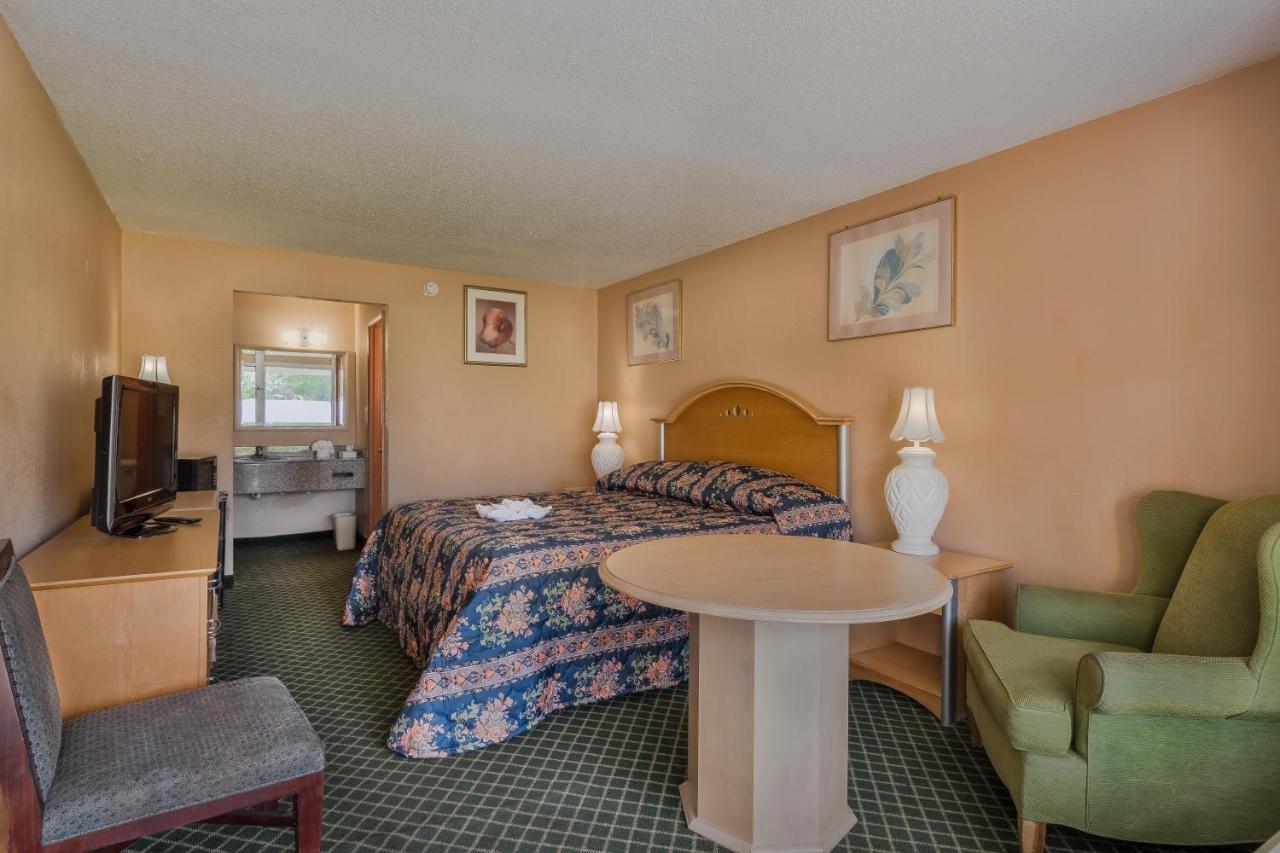 Bayside Inn Pinellas Park - Clearwater Екстер'єр фото