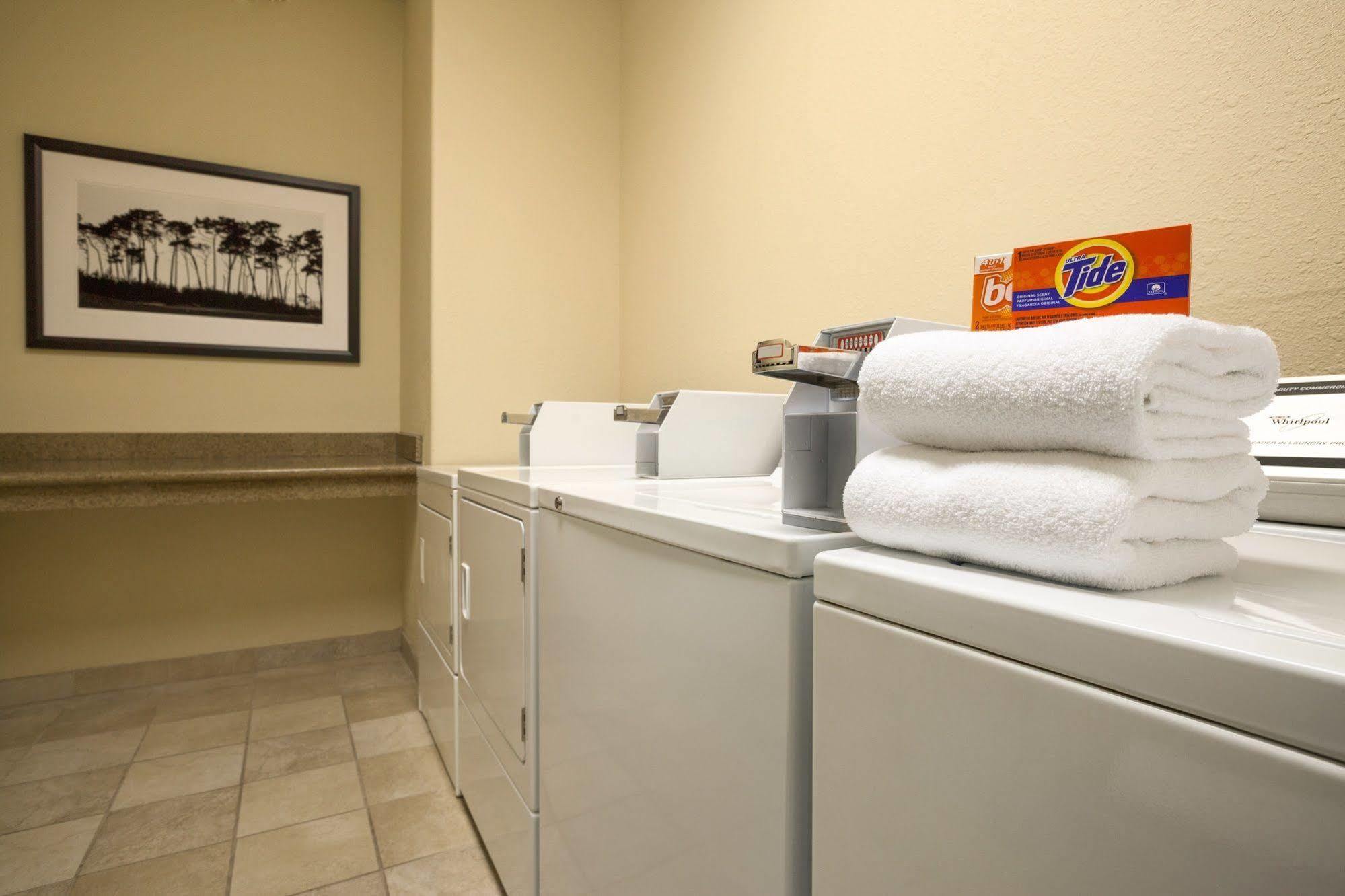 Bayside Inn Pinellas Park - Clearwater Екстер'єр фото