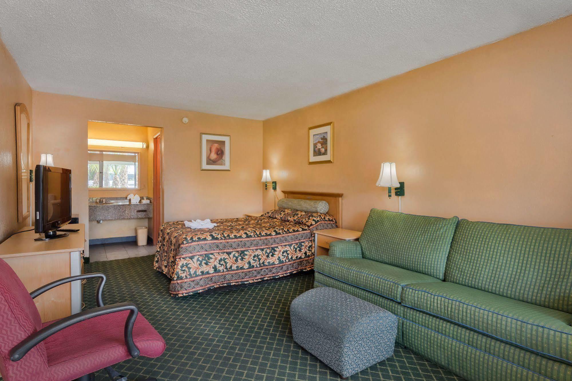 Bayside Inn Pinellas Park - Clearwater Екстер'єр фото