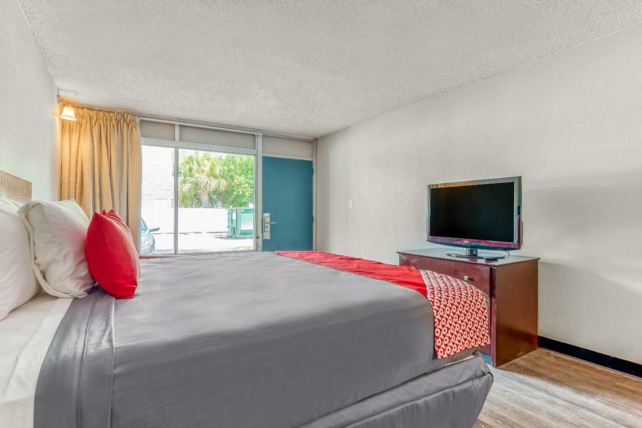 Bayside Inn Pinellas Park - Clearwater Екстер'єр фото